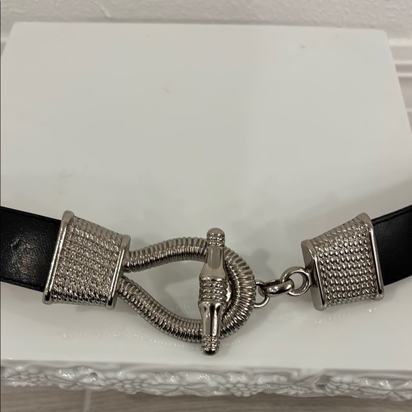 Black Belt with Silver Buckle Unique Toggle Closure Belt Fashion Accessory - Picture 9 of 16